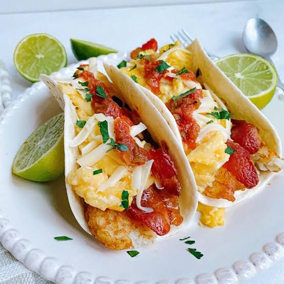 non-sweet breakfast ideas with eggs, avocado toast, and vegetables