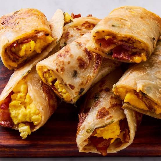 non-sweet breakfast ideas with eggs, avocado toast, and vegetables