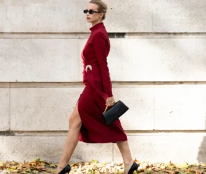 Fashion trends 2026 featuring modern tailoring, wide-leg denim, and statement accessories